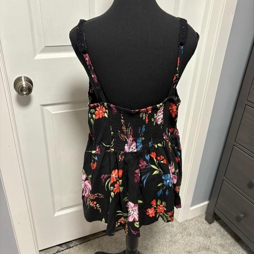 Torrid Tank - Picture 3 of 7